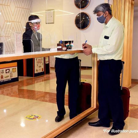 Oyo 1021 ホテル ガヤトリ レジデンシー Tirath エクステリア 写真
